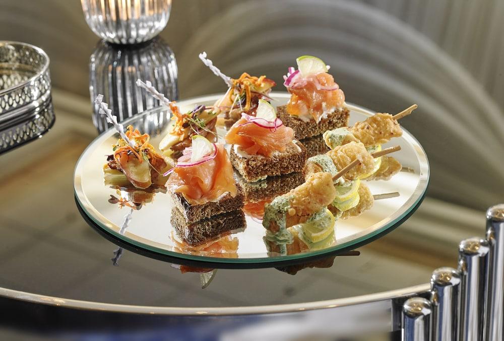 Tullamore Court Hotel Экстерьер фото
