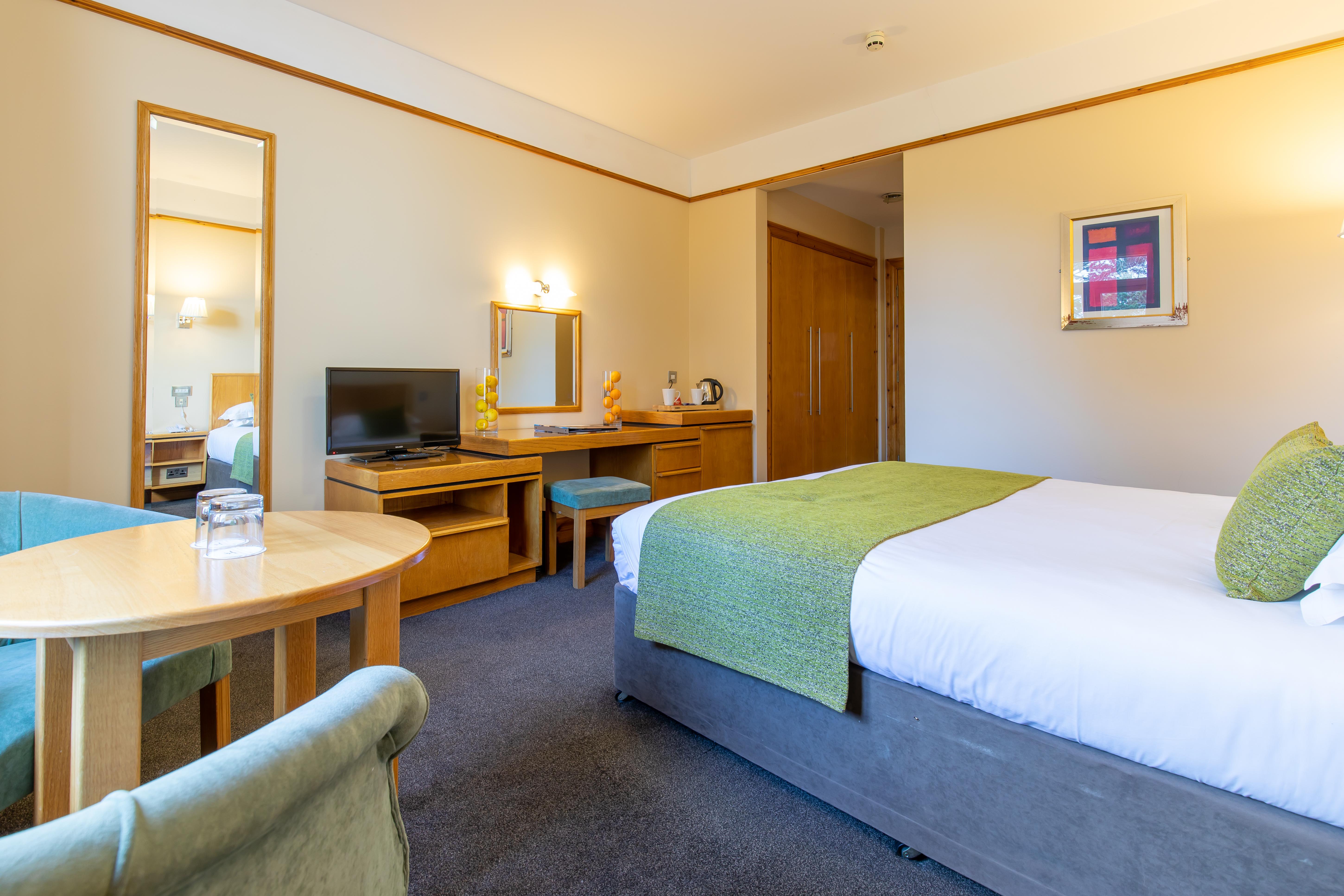 Tullamore Court Hotel Экстерьер фото