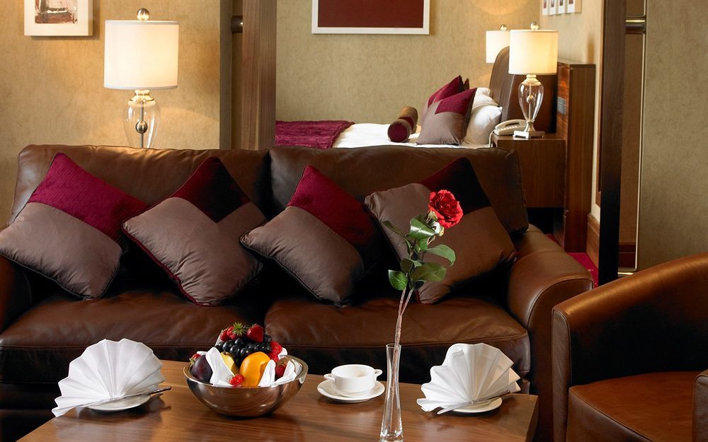 Tullamore Court Hotel Экстерьер фото
